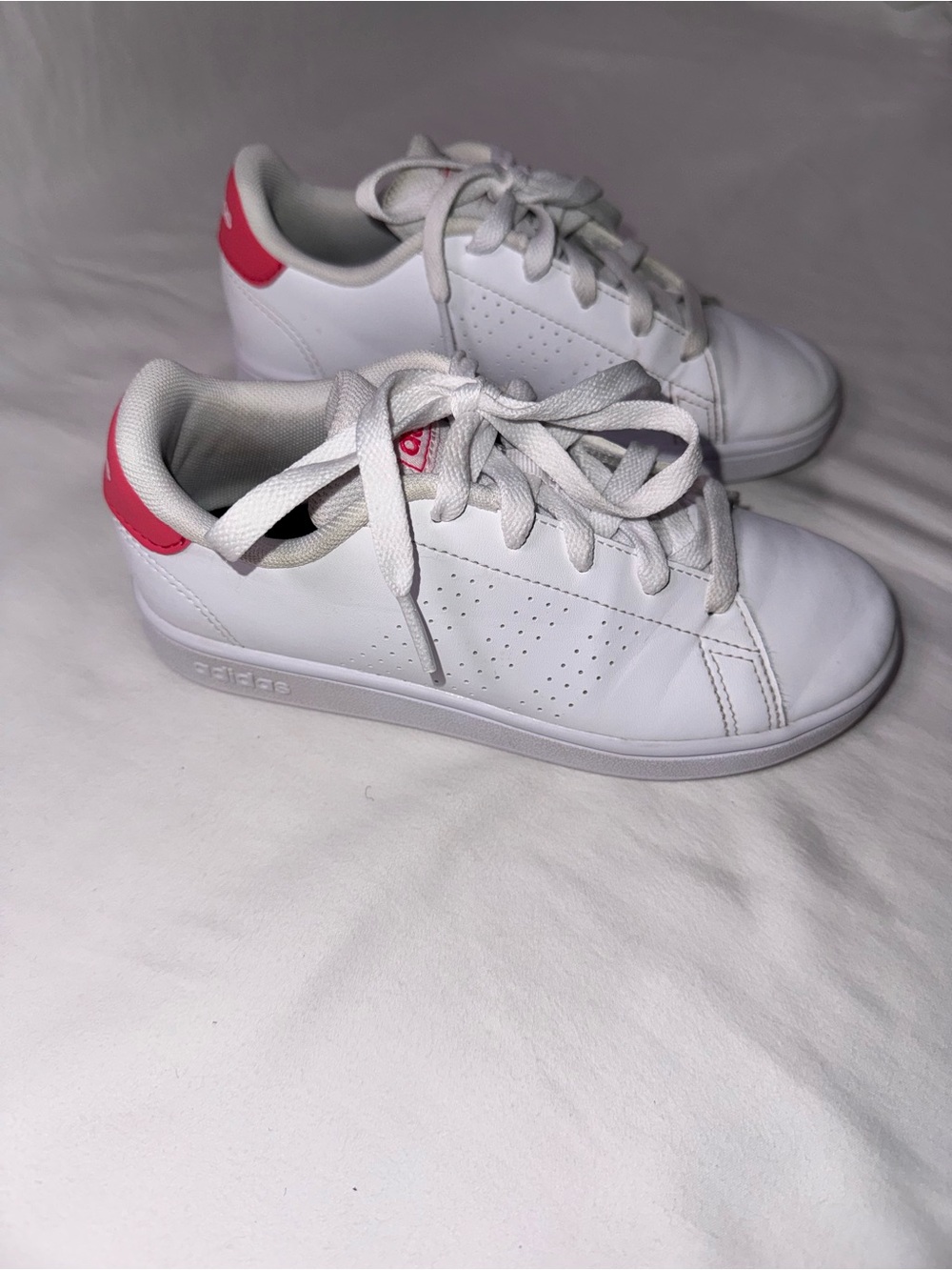 Adidas Kids White Low-Top Sneakers with Pink Accent